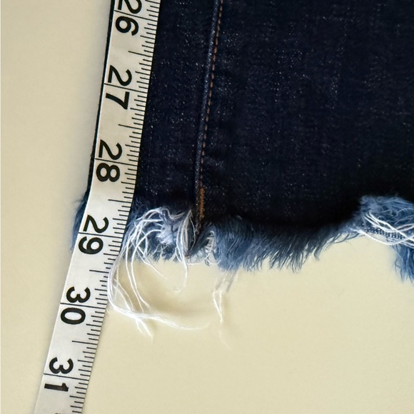 CAbi Celebrity Star Slim Boyfriend Two-Tone Denim Jeans Style# 3937 Size 2 - Picture 13 of 14